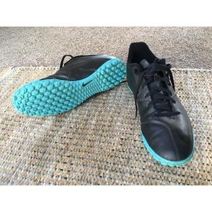10 Nike men’s indoor soccer